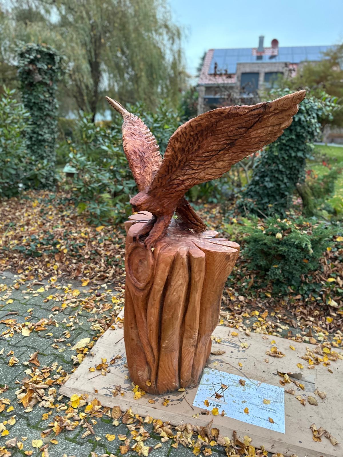 Adler Skulptur
