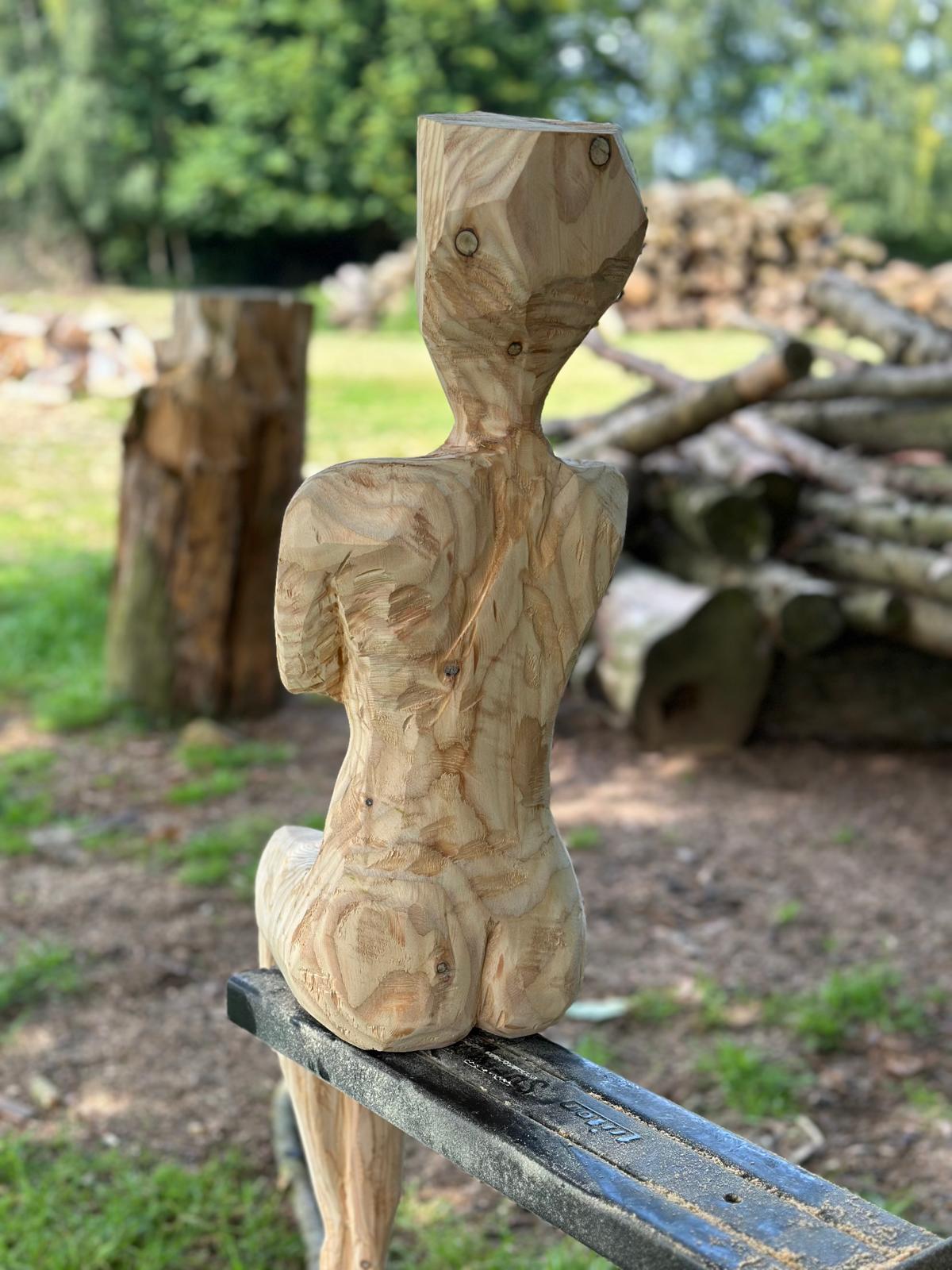 Frauenskulptur – Bild 4