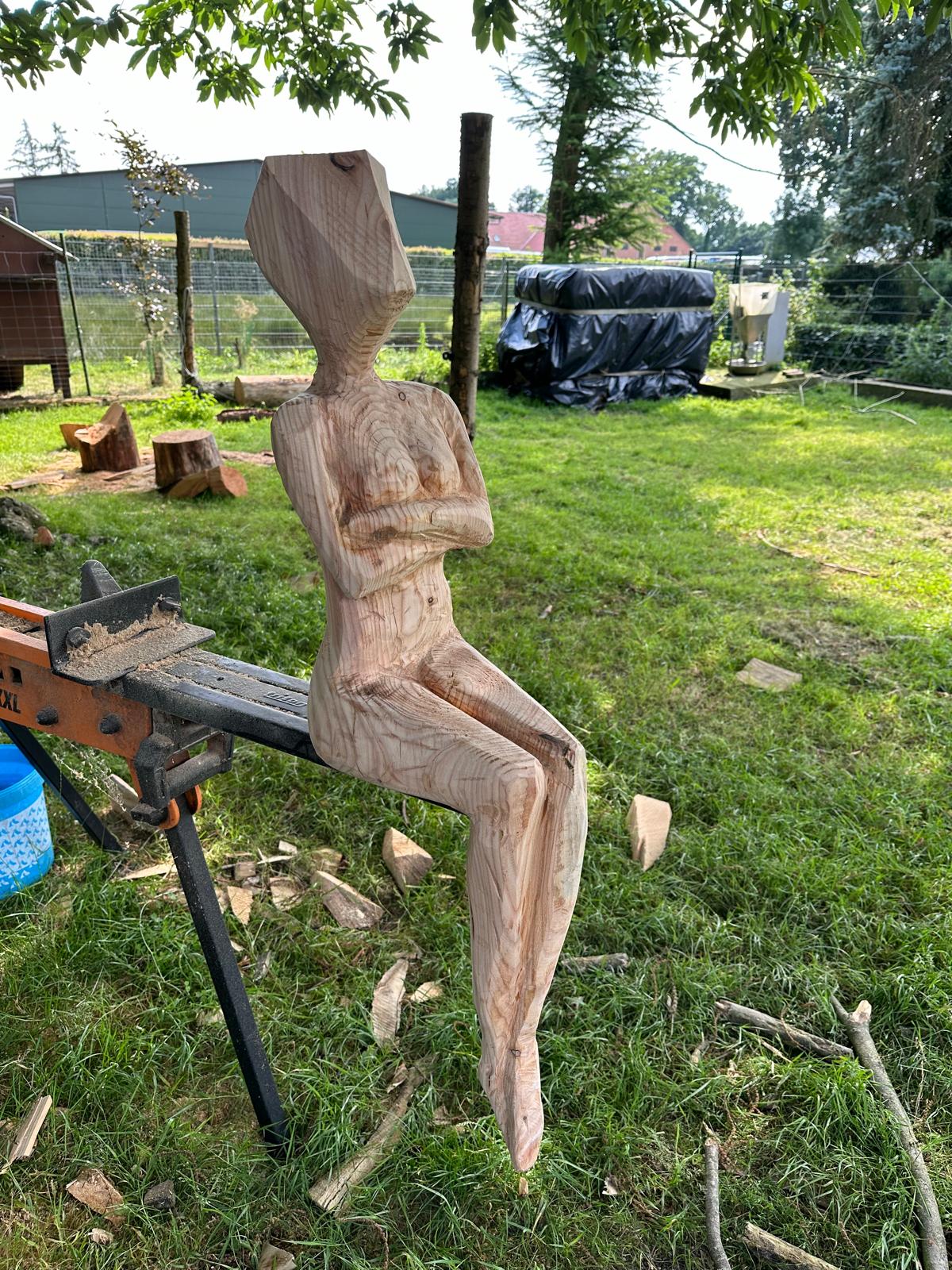 Frauenskulptur – Bild 3